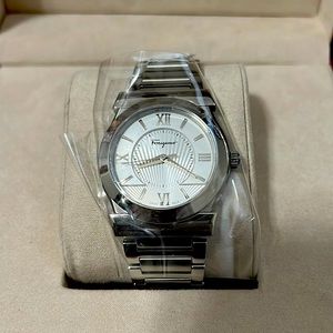 Salvatore Ferragamo Silver Stainless Steel F10 Men's Wristwatch 38 mm New